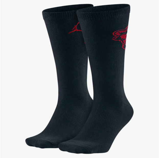 air-jordan-5-low-fire-red-black-socks-1