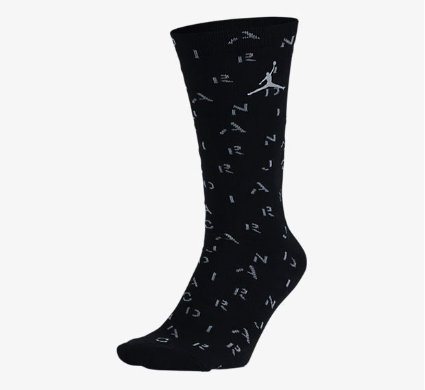 air-jordan-5-black-metallic-socks-1