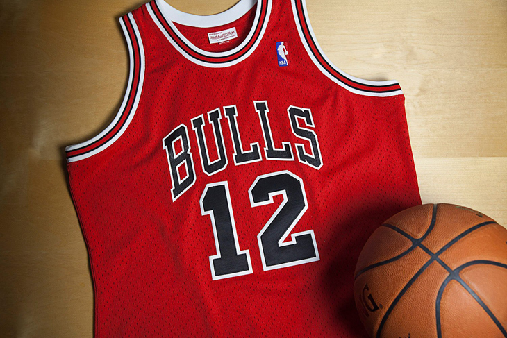 michael-jordan-chicago-bulls-12-jersey-1