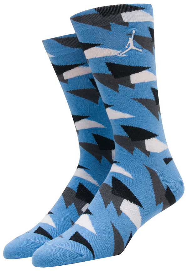 air-jordan-7-pantone-socks