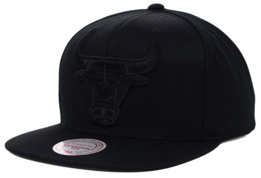 air-jordan-2-decon-black-chicago-bulls-hat
