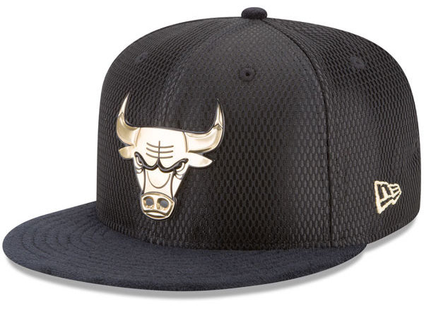 gold-foamposite-new-era-nba-snapback-hat-bulls-1