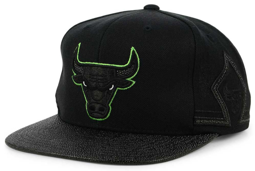 jordan-13-altitude-green-black-bulls-hat-match-1
