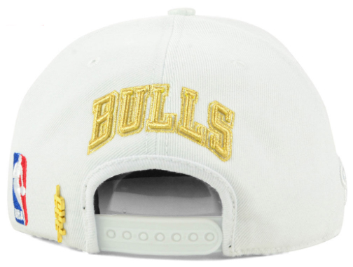 jordan-1-gold-toe-bulls-white-snapback-hat-3