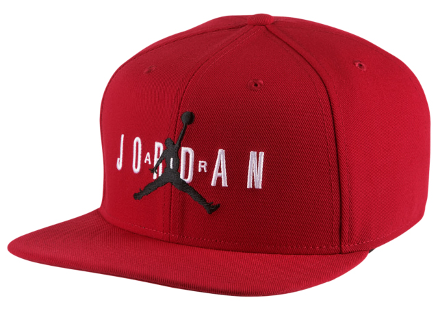 air-jordan-12-gym-red-hat-match-1