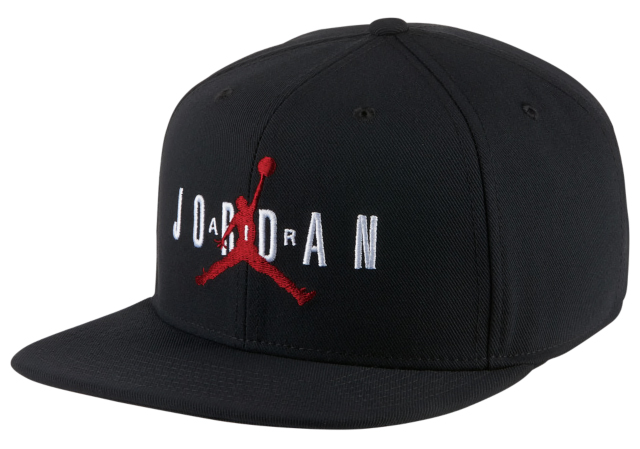 air-jordan-12-gym-red-hat-match-2