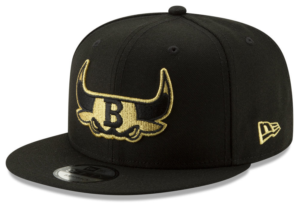 jordan-1-mid-black-gold-patent-bulls-hat-match-2