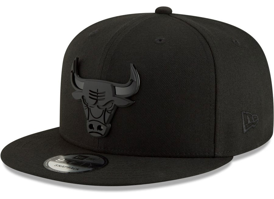 jordan-13-cap-and-gown-snapback-hat-bulls