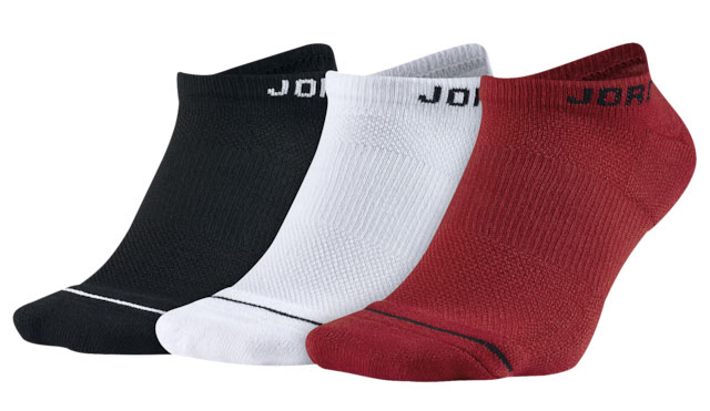 bred-jordan-4-socks