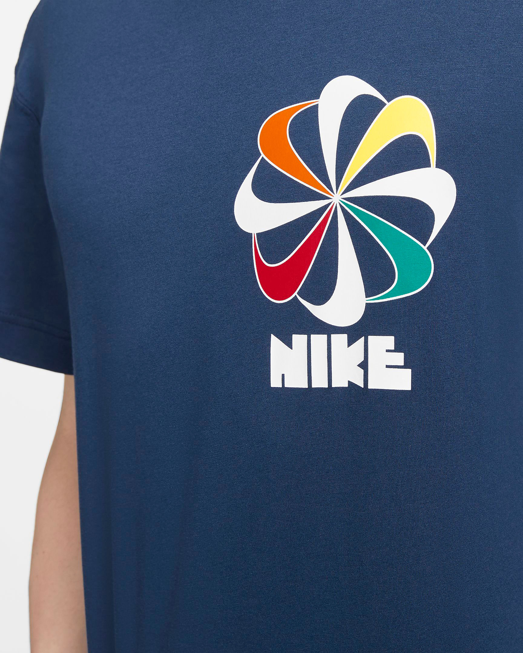 nike-sunburst-pinwheel-shirt-blue-2