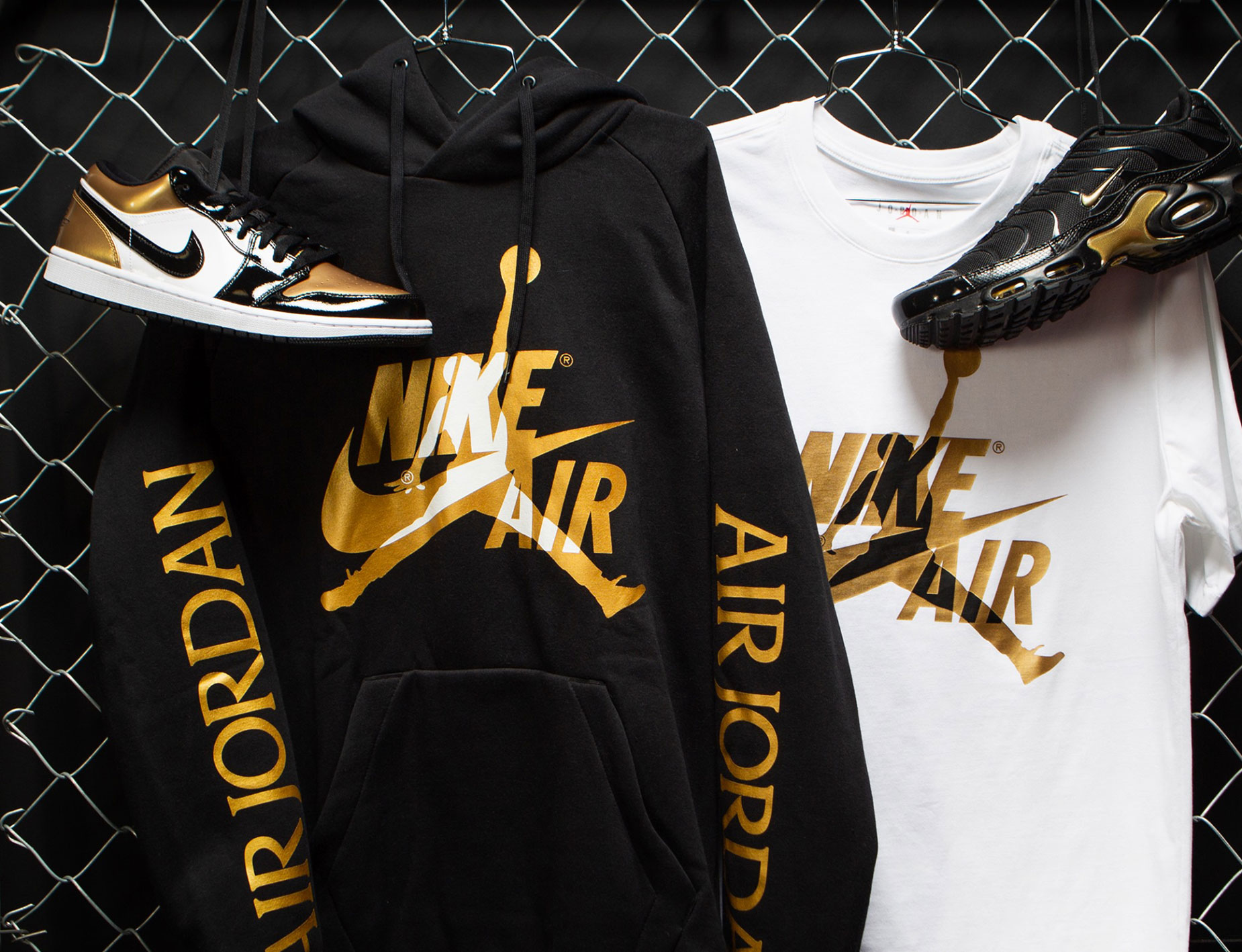 Jordan x Nike Metallic Gold Smash Up 