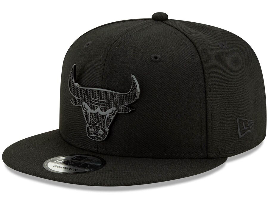 black-cat-jordan-4-2020-bulls-snapback-hat