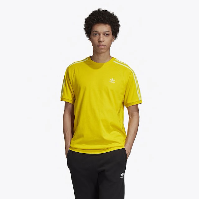 yeezy-boost-350-v2-marsh-yellow-shirt-1