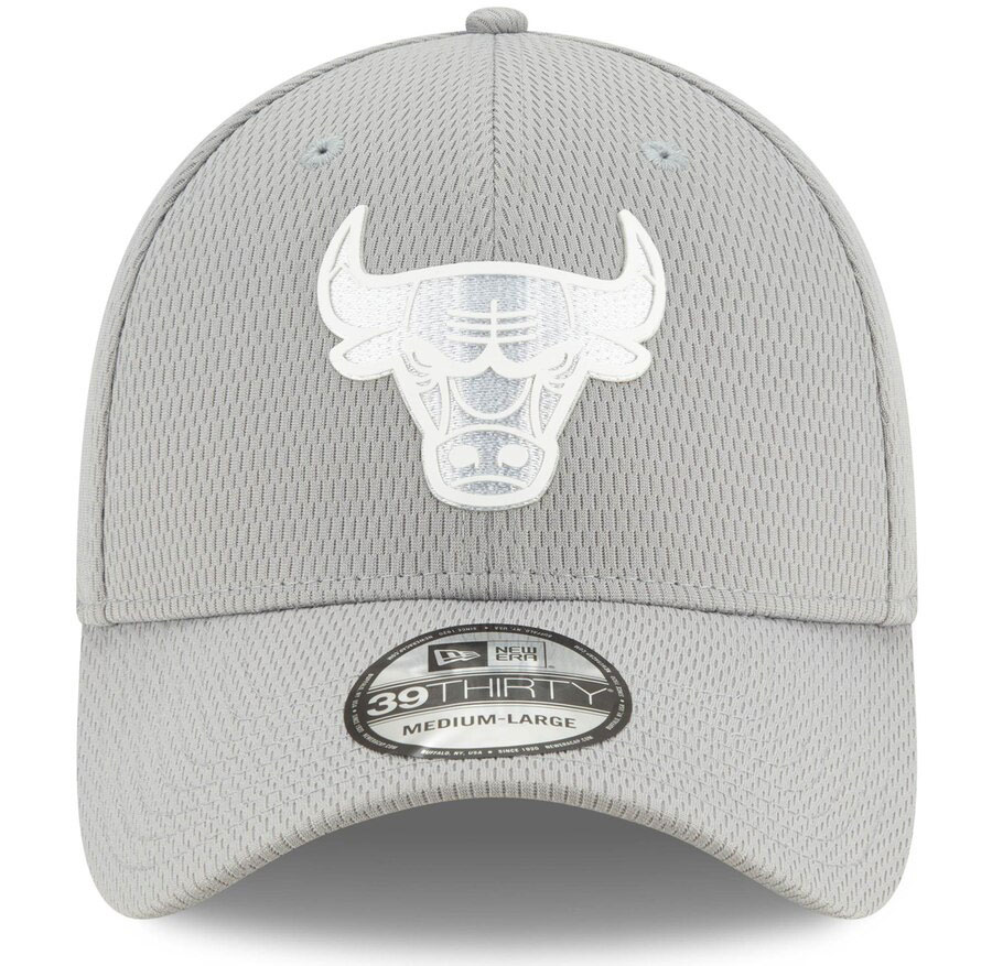 jordan-1-mid-disco-ball-bulls-silver-flex-hat