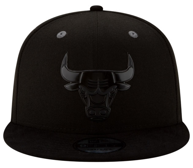 black hat jordan 4