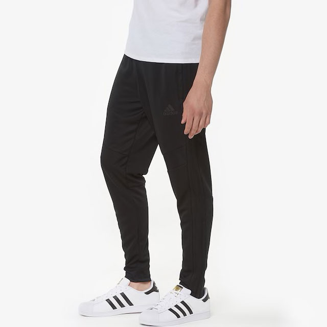 yeezy-boost-700-black-matching-pants-1