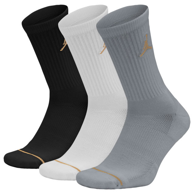 air-jordan-6-dmp-black-gold-socks
