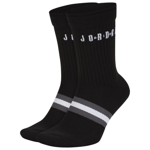air-jordan-black-crew-socks