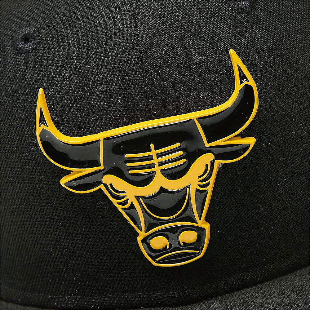 jordan-12-university-gold-bulls-hat-1