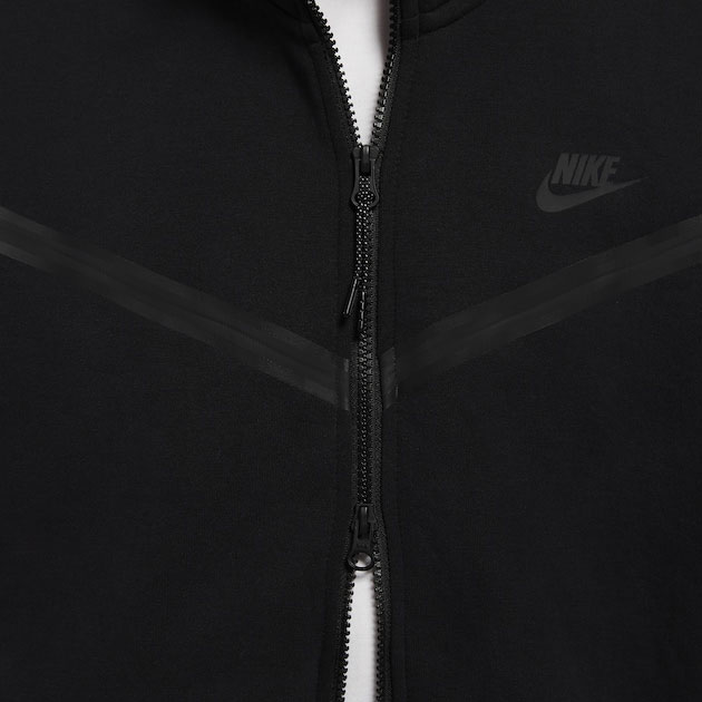 nike-foamposite-one-anthracite-blackout-hoodie-match-2