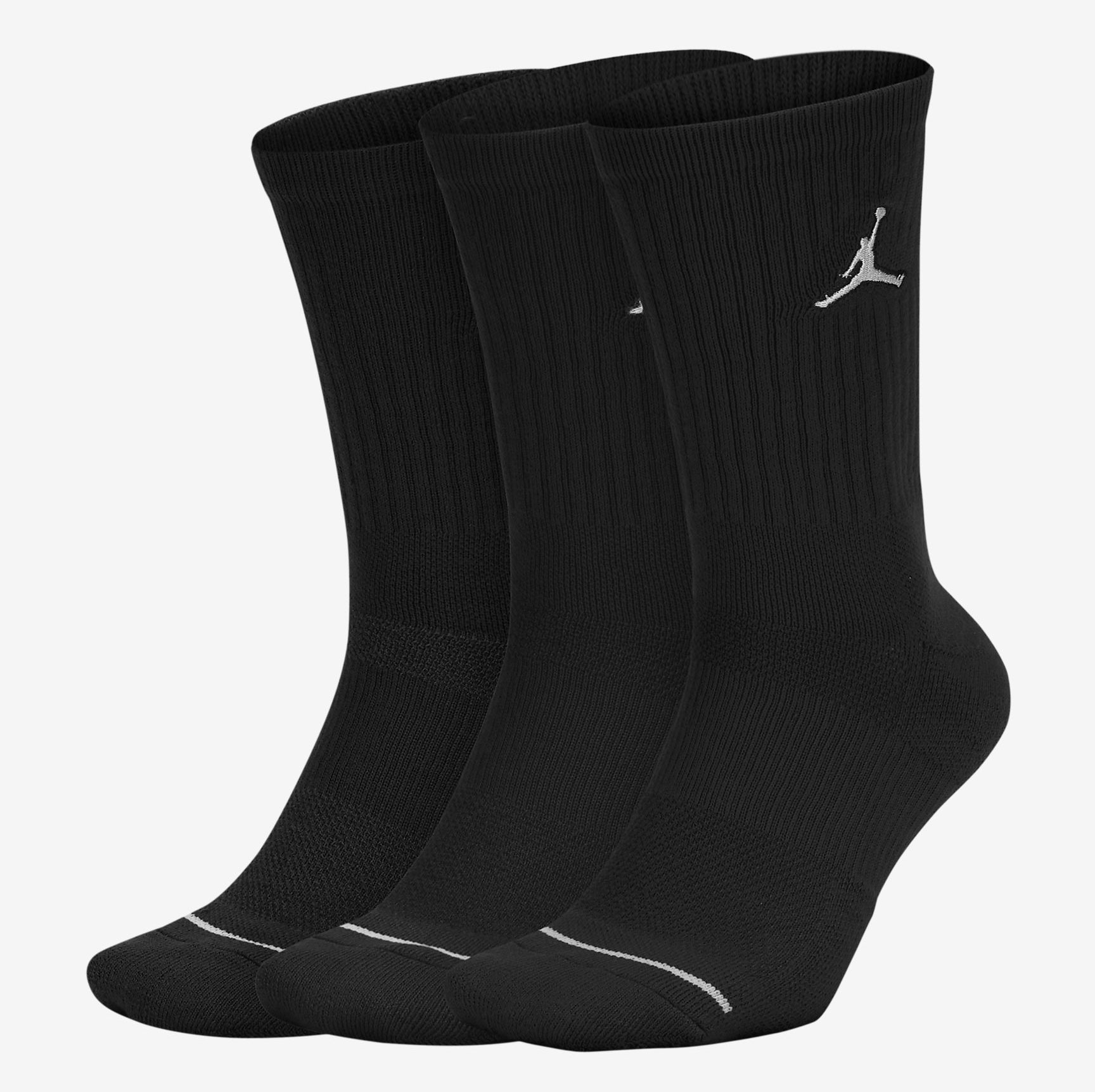 air-jordan-11-jubilee-black-white-socks