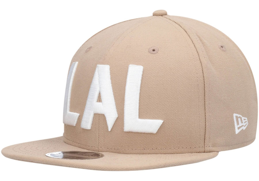 yeezy-sand-taupe-new-era-lakers-hat