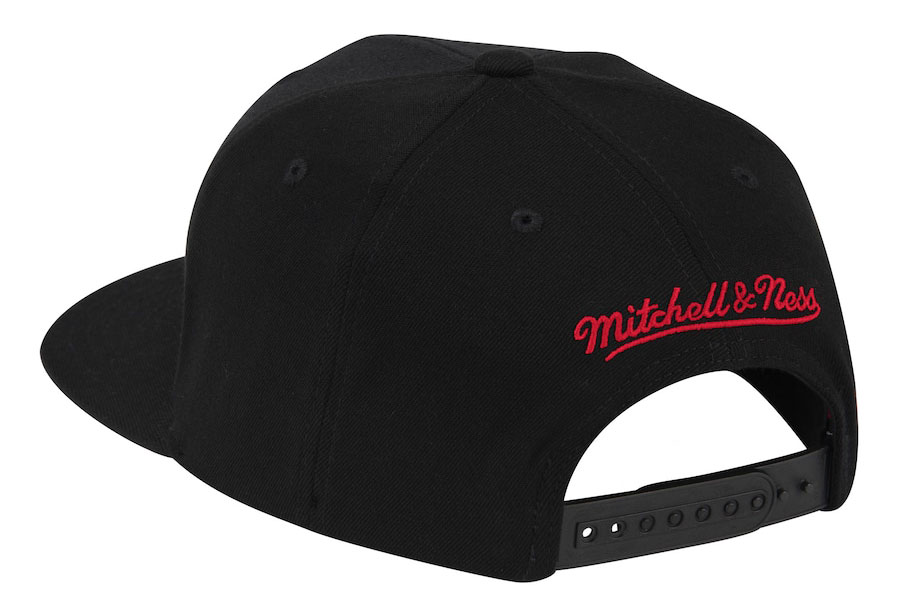 chicago-bulls-mitchell-ness-redline-snapback-hat-2