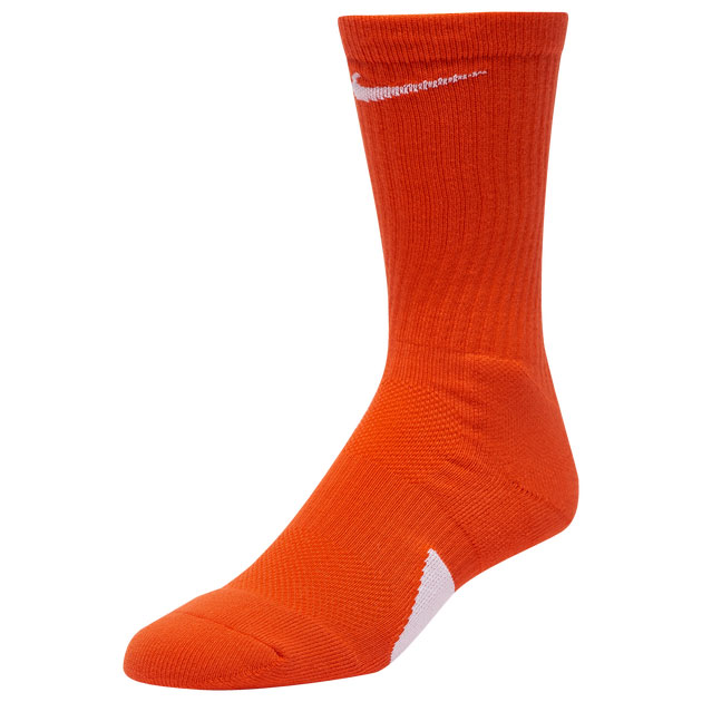nike-dunk-high-syracuse-orange-socks-1