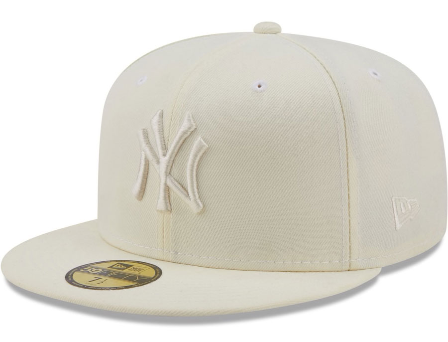yeezy-450-cloud-white-yankees-hat