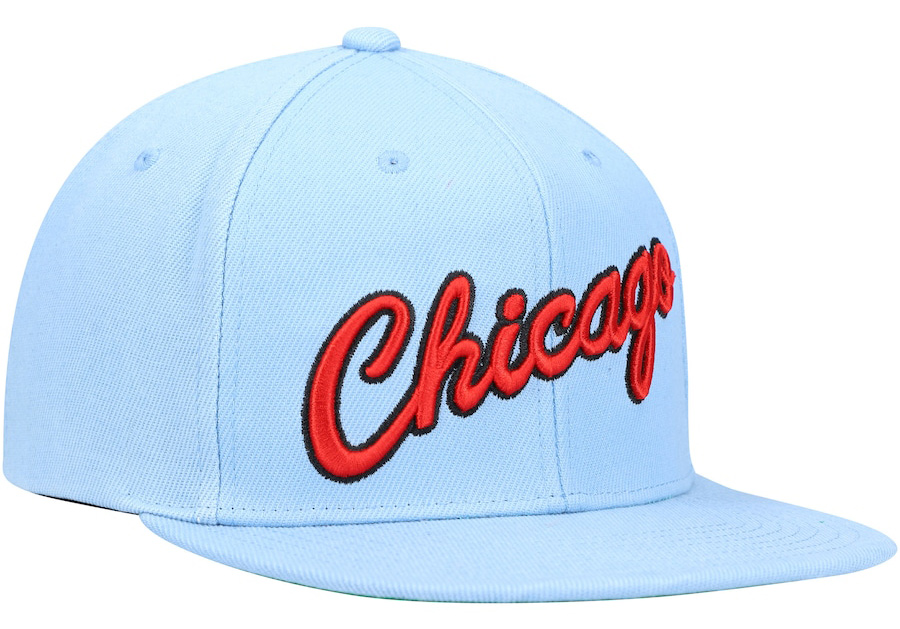 chicago-bulls-hat-university-blue-red-mitchell-ness-2