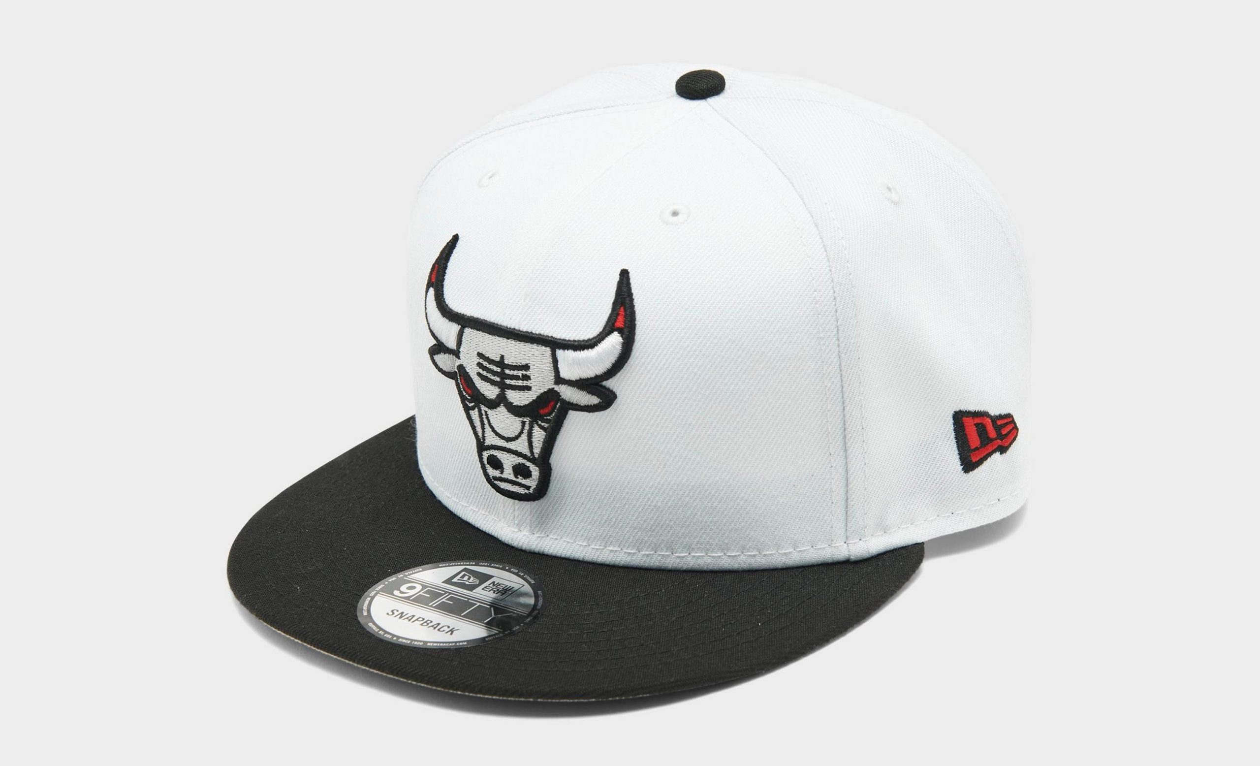 new-era-chicago-bulls-snapback-hat-white-black-red-grey-2