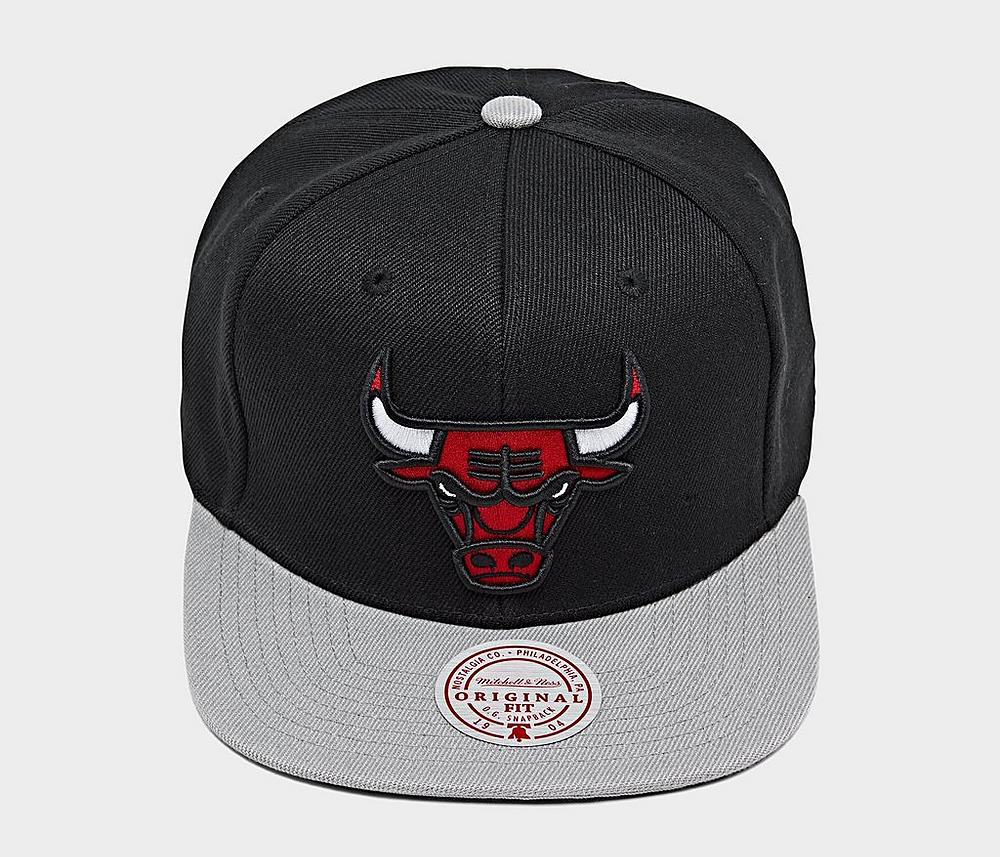 chicago-bulls-mitchell-ness-basic-snapback-hat-black-grey-3