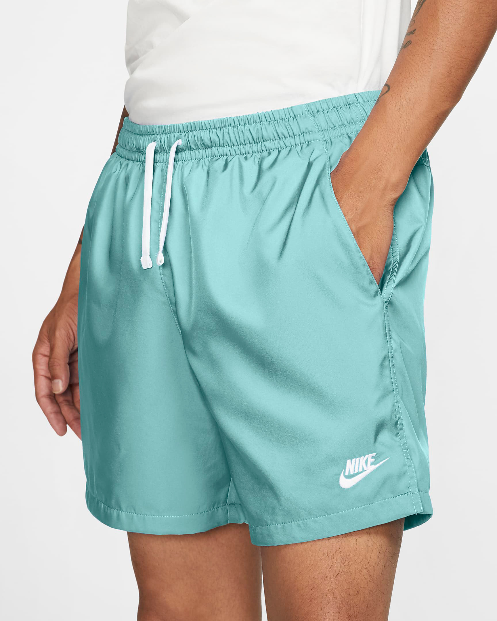 nike-light-dew-woven-shorts