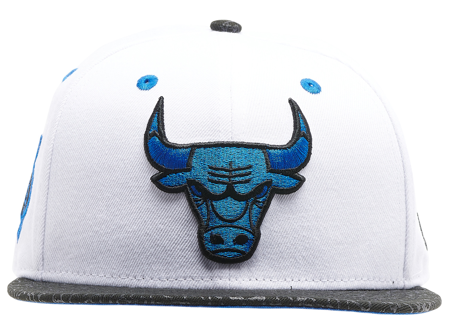 air-jordan-3-racer-blue-bulls-hat-2