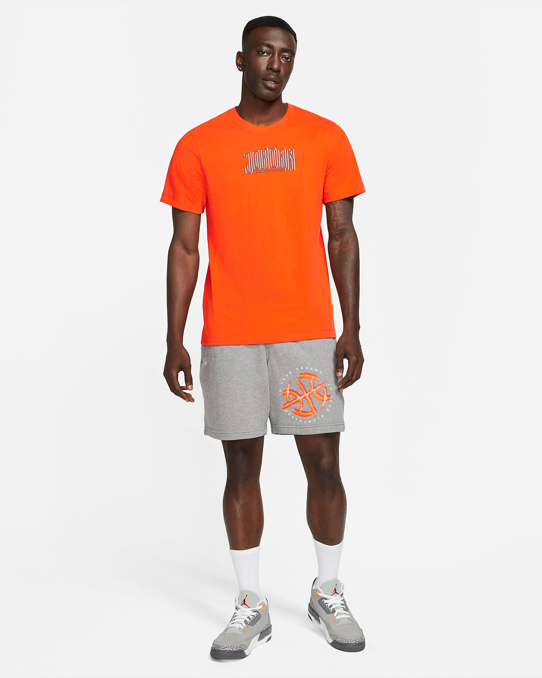 jordan-orange-t-shirt-shorts-sneaker-outfit