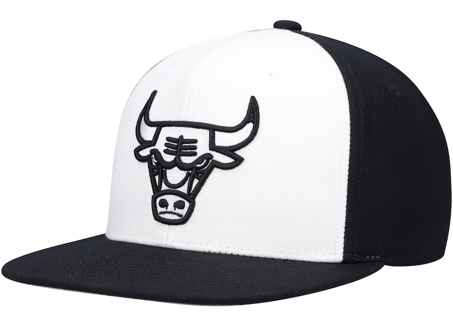 jordan-5-oreo-chicago-bulls-black-white-snapback-cap-mitchell-ness-1