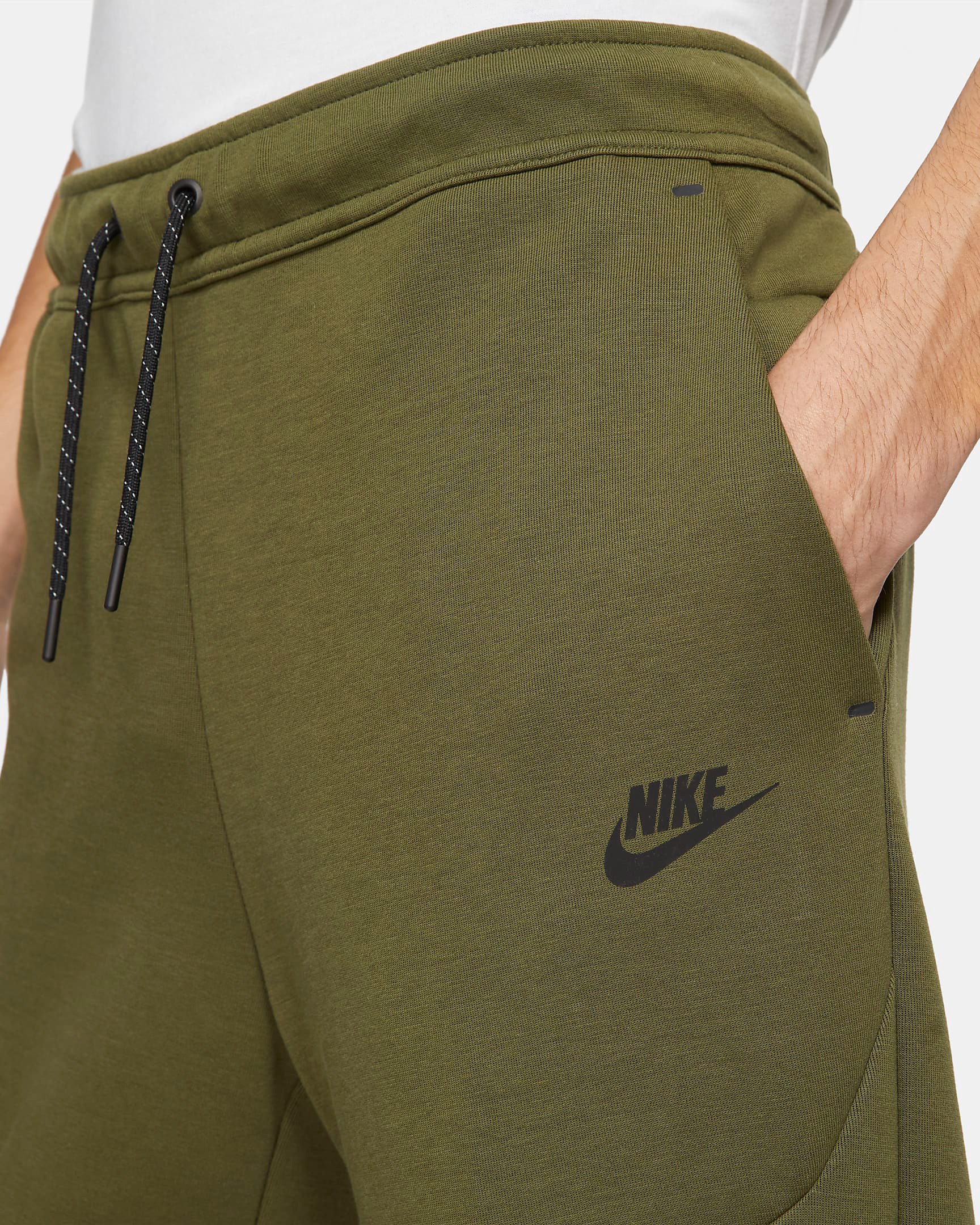 nike-rough-green-tech-fleece-joggers-pants-2