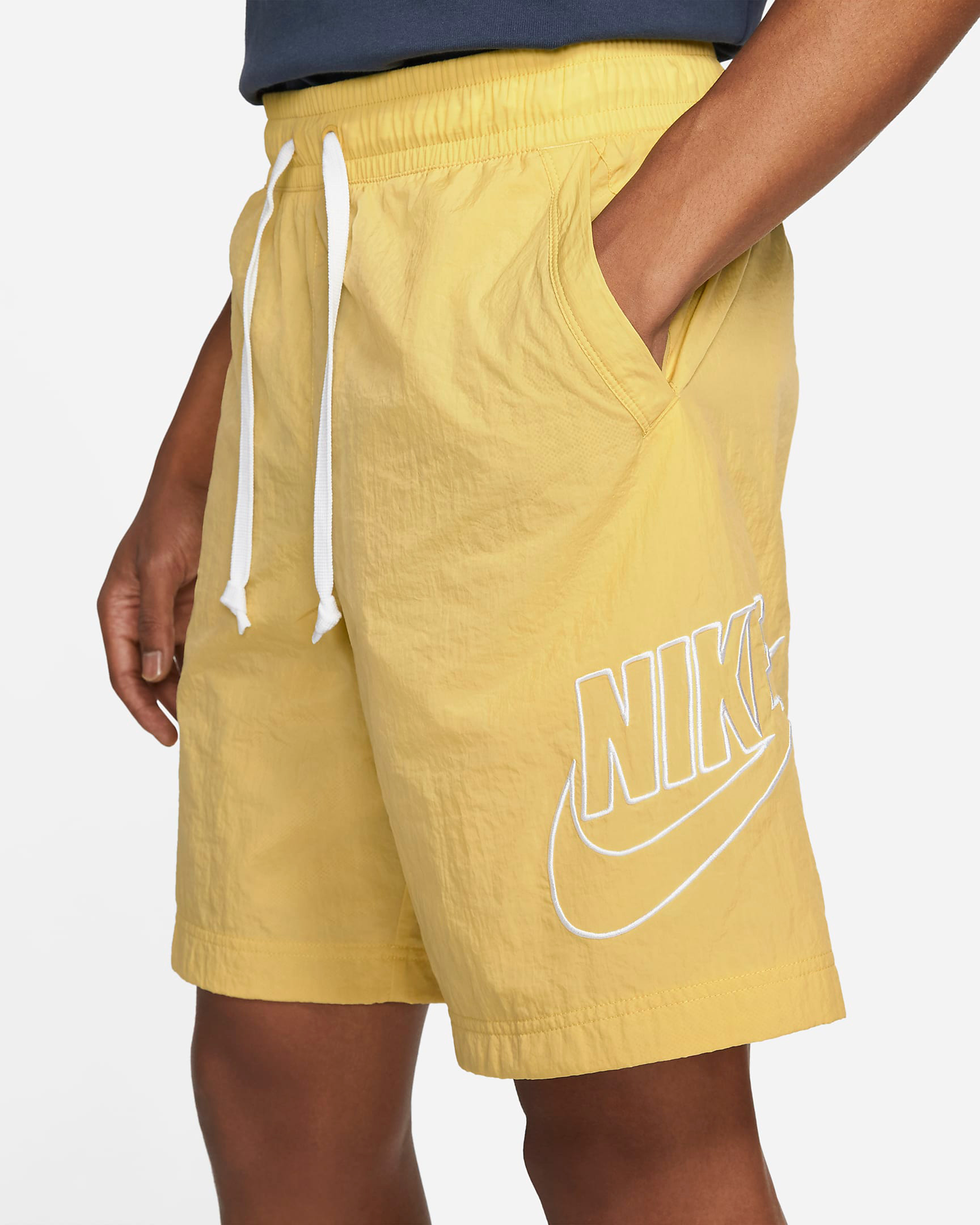 nike-saturn-gold-alumni-woven-shorts-2