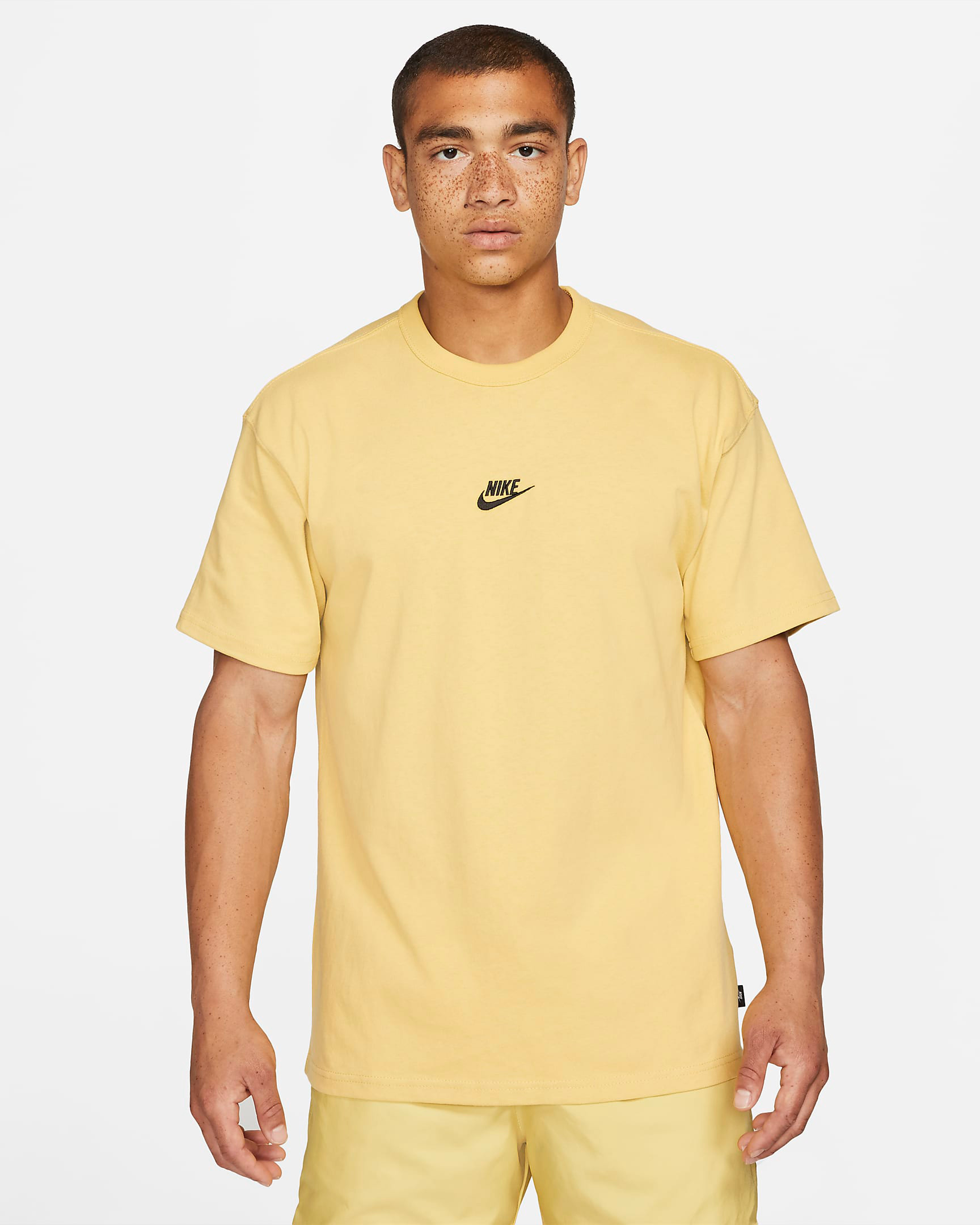 nike-saturn-gold-premium-essential-t-shirt