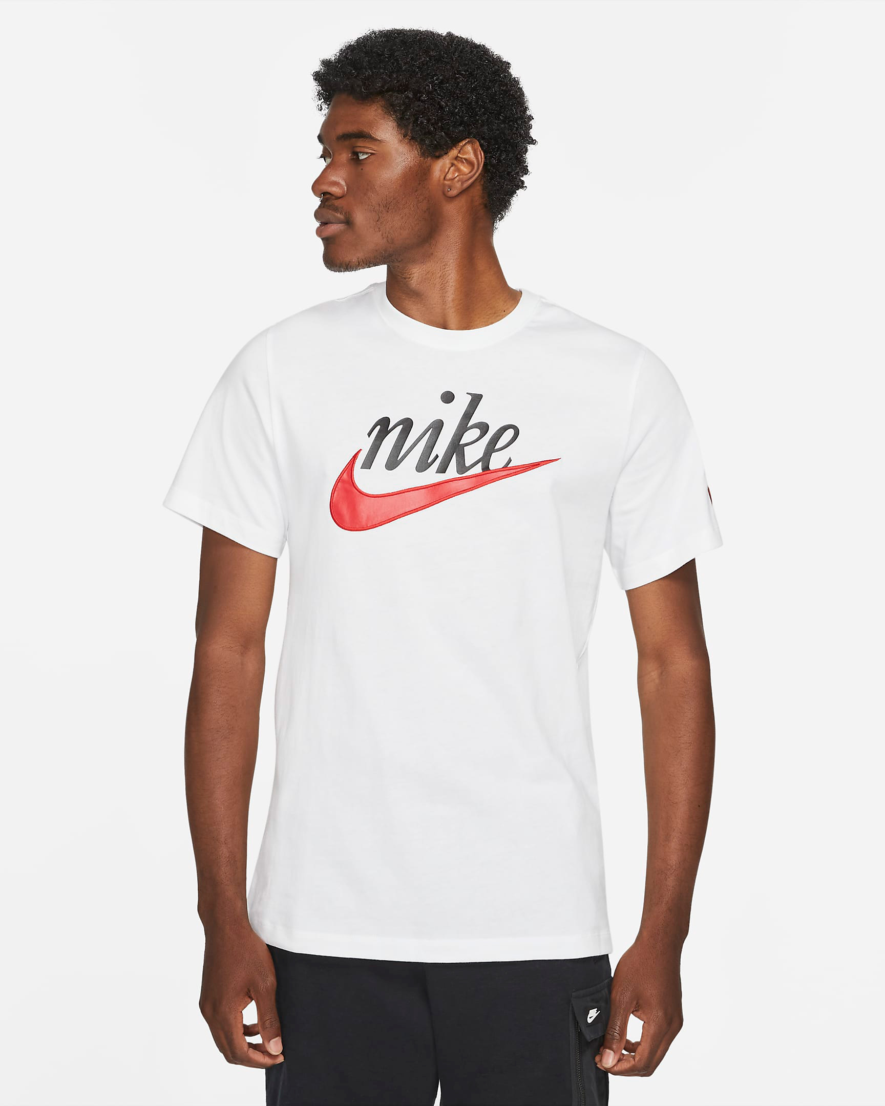 nike-sportswear-logo-t-shirt-white-black-red