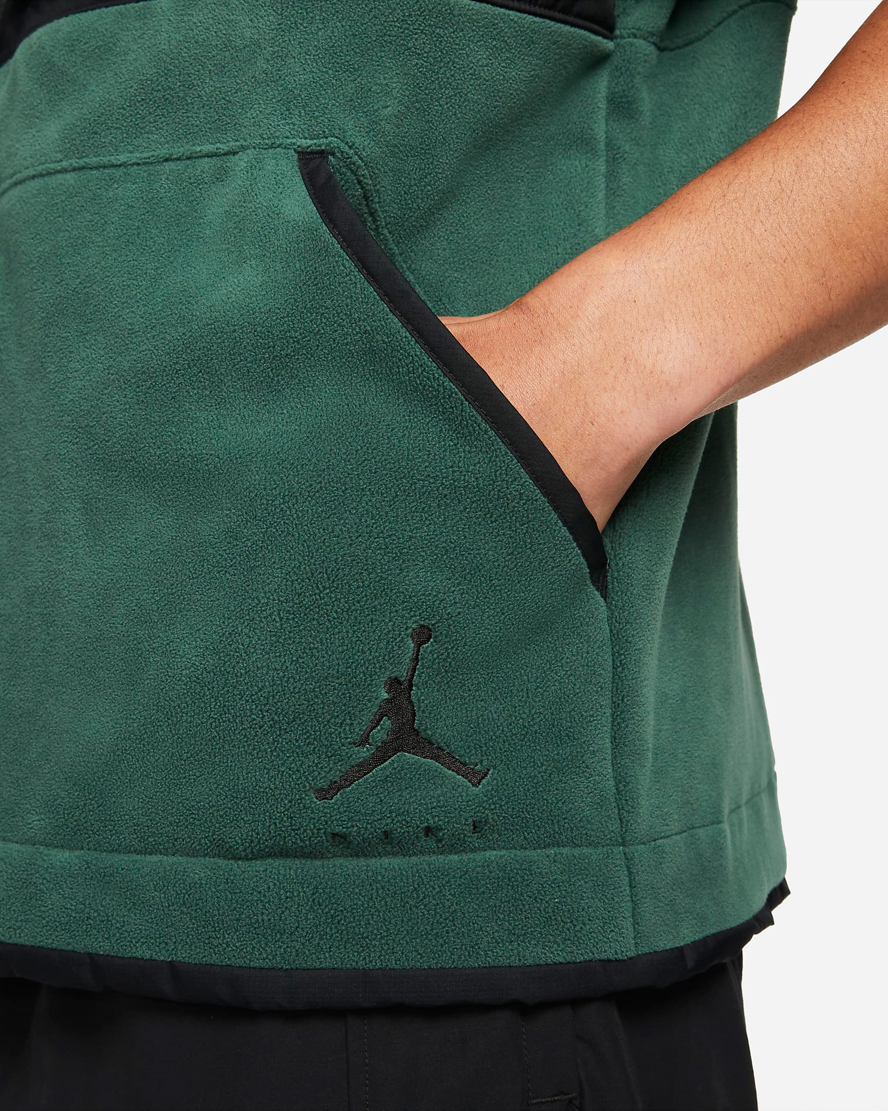 jordan-noble-green-black-jumpman-vest-4