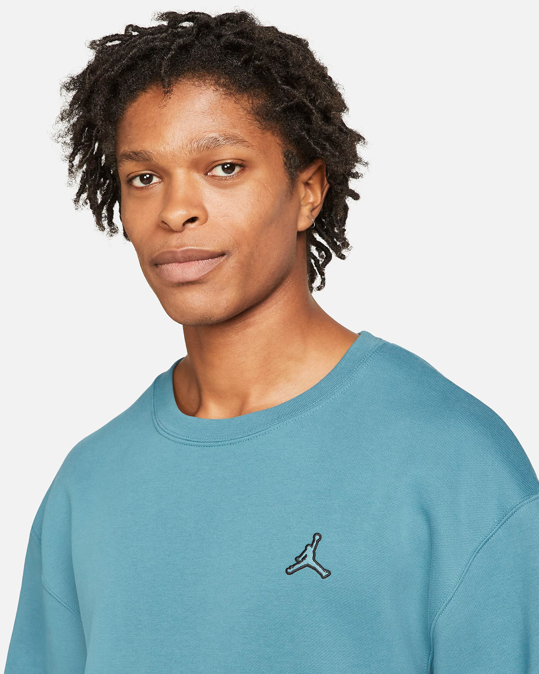 jordan-rift-blue-essentials-sweatshirt-2