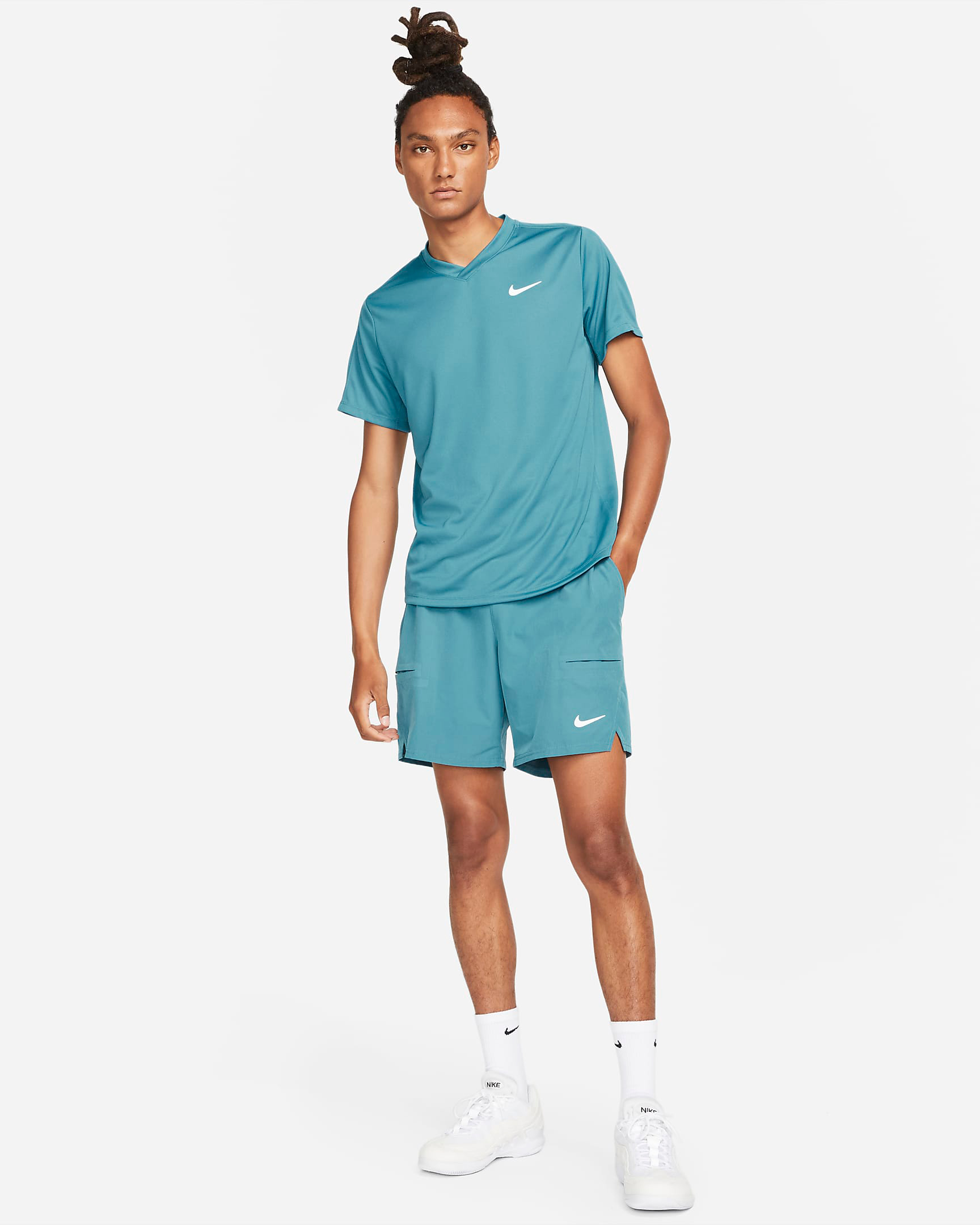 nike-rift-blue-tennis-shirt-shorts-outfit
