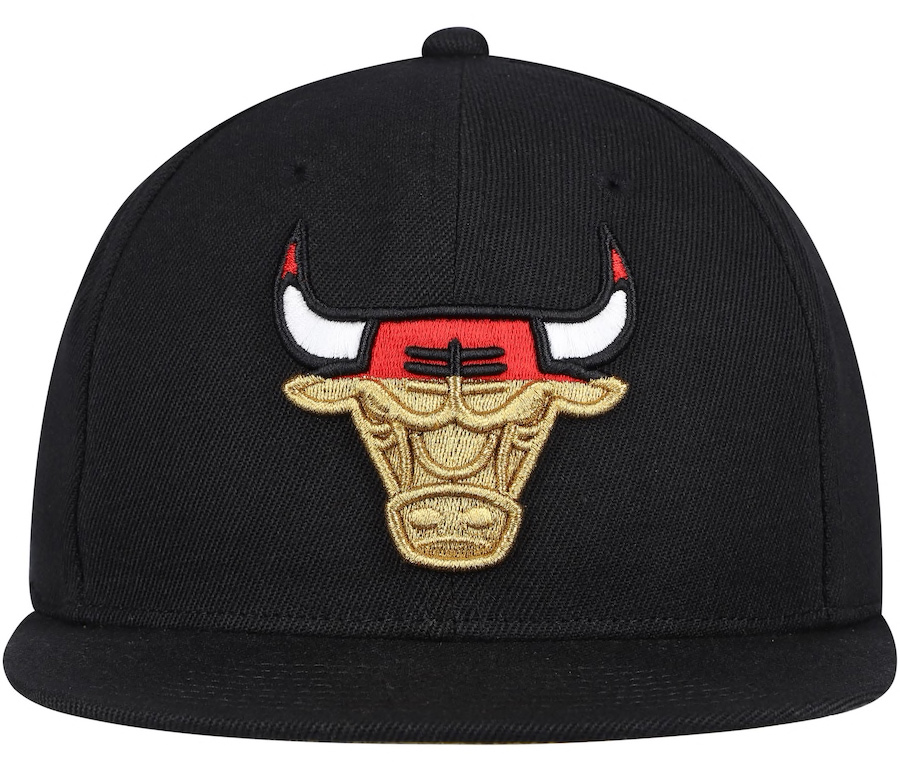 chicago-bulls-mitchell-ness-gold-dip-down-snapback-hat-2