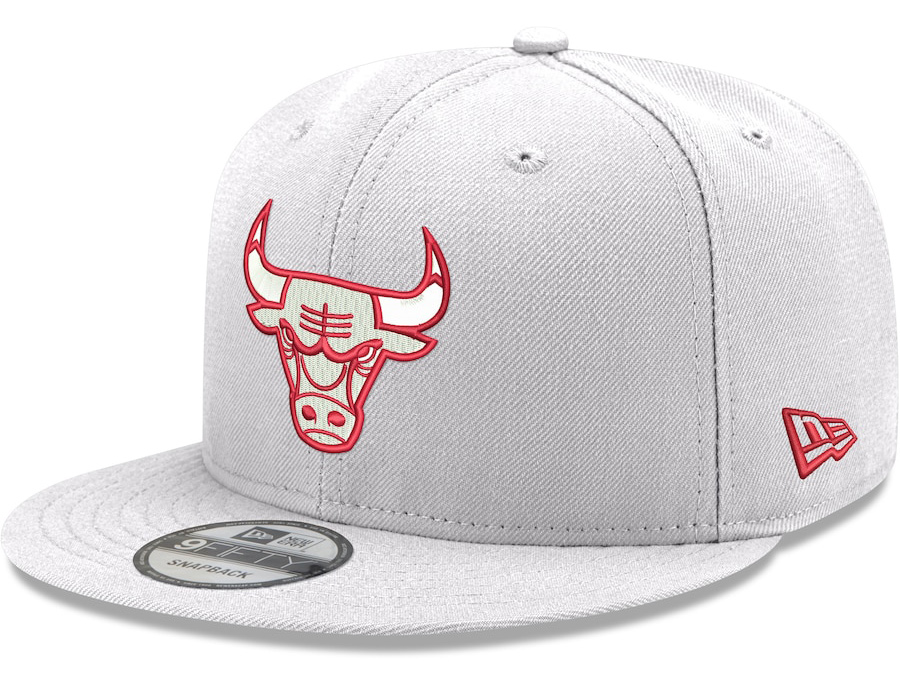jordan-1-low-light-smoke-grey-gym-red-bulls-hat