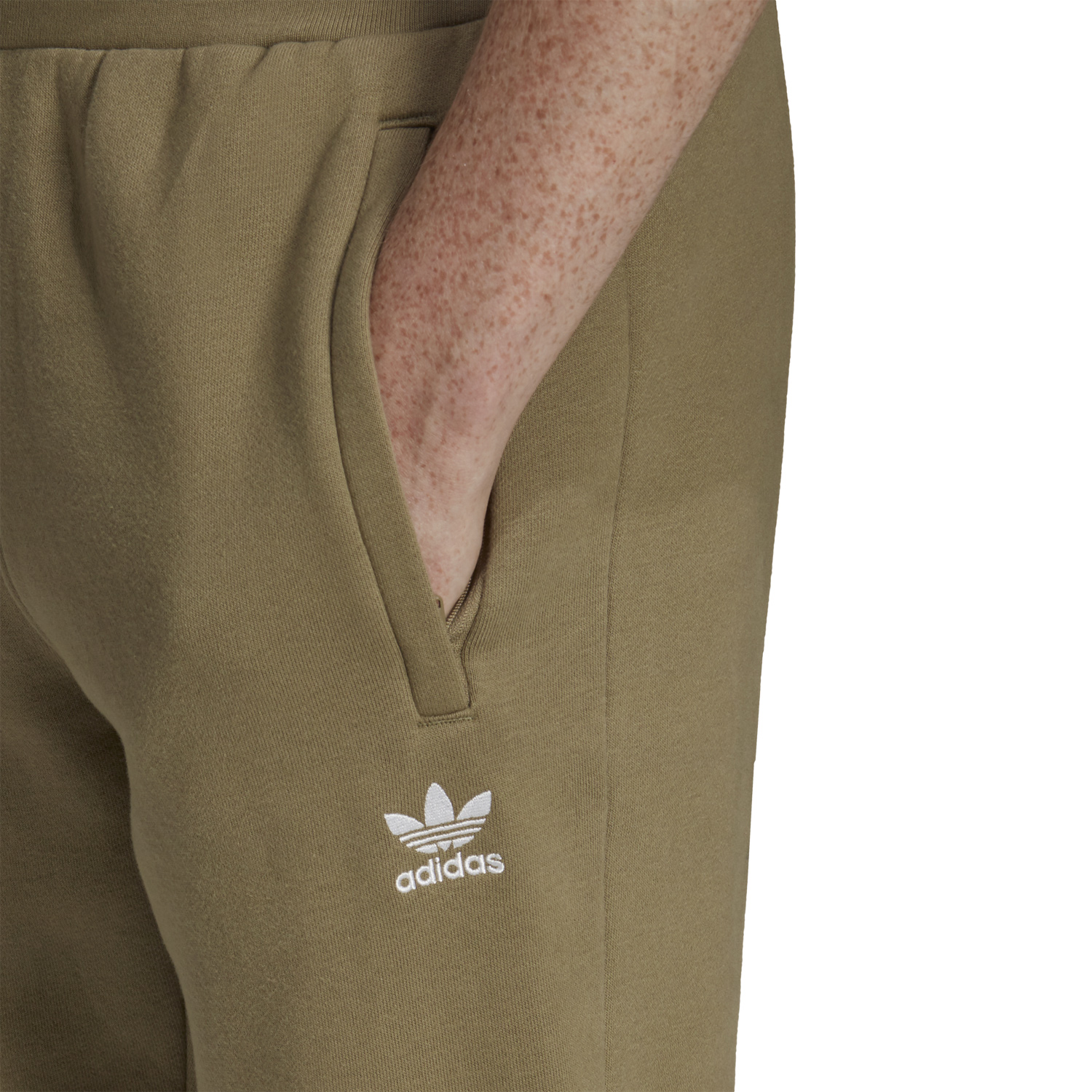 adidas-originals-trefoil-hoodie-orbit-green-sweat-pants-2