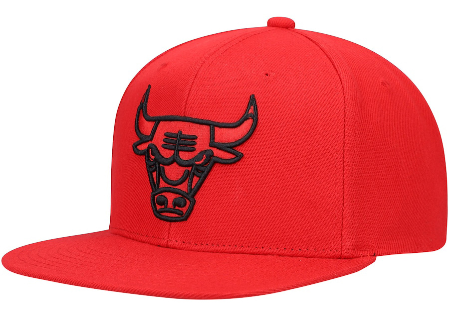 chicago-bulls-mitchell-and-ness-two-tonal-red-snapback-hat