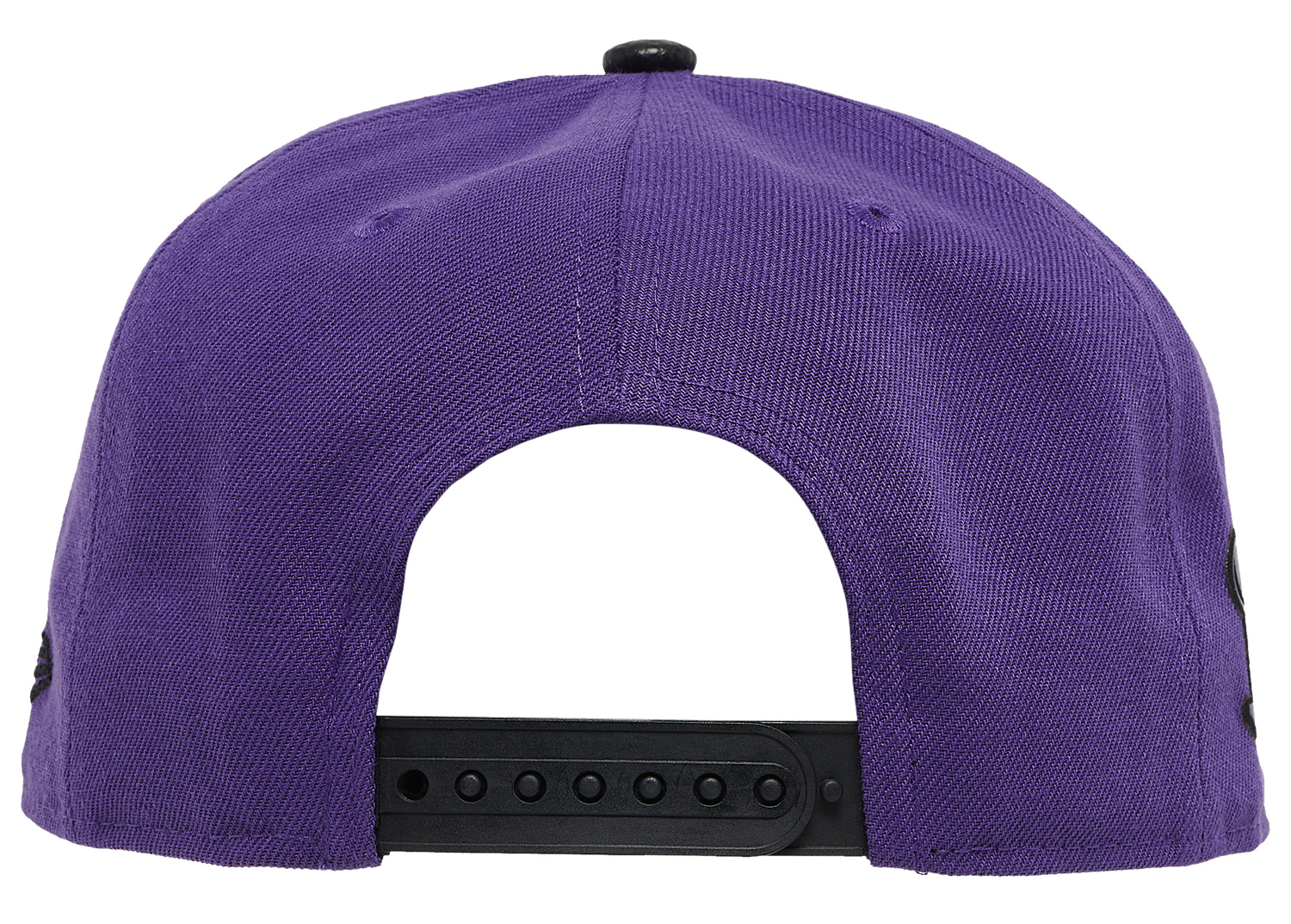 air-jordan-13-court-purple-bulls-hat-4