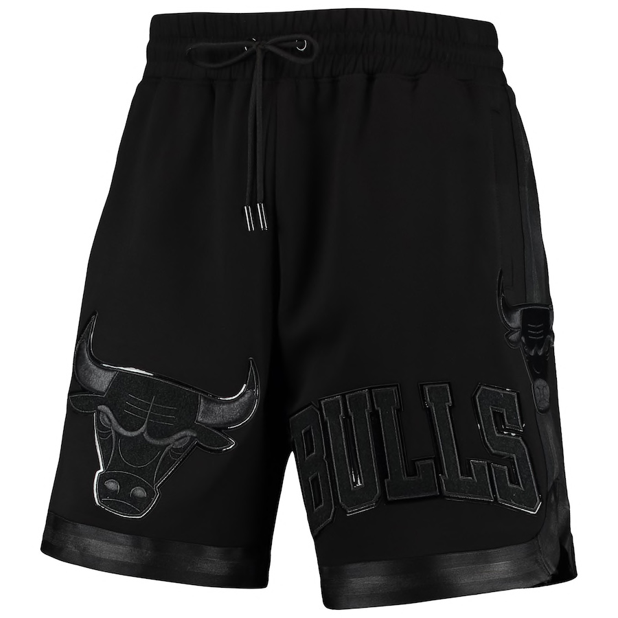 chicago-bulls-pro-standard-triple-black-shorts