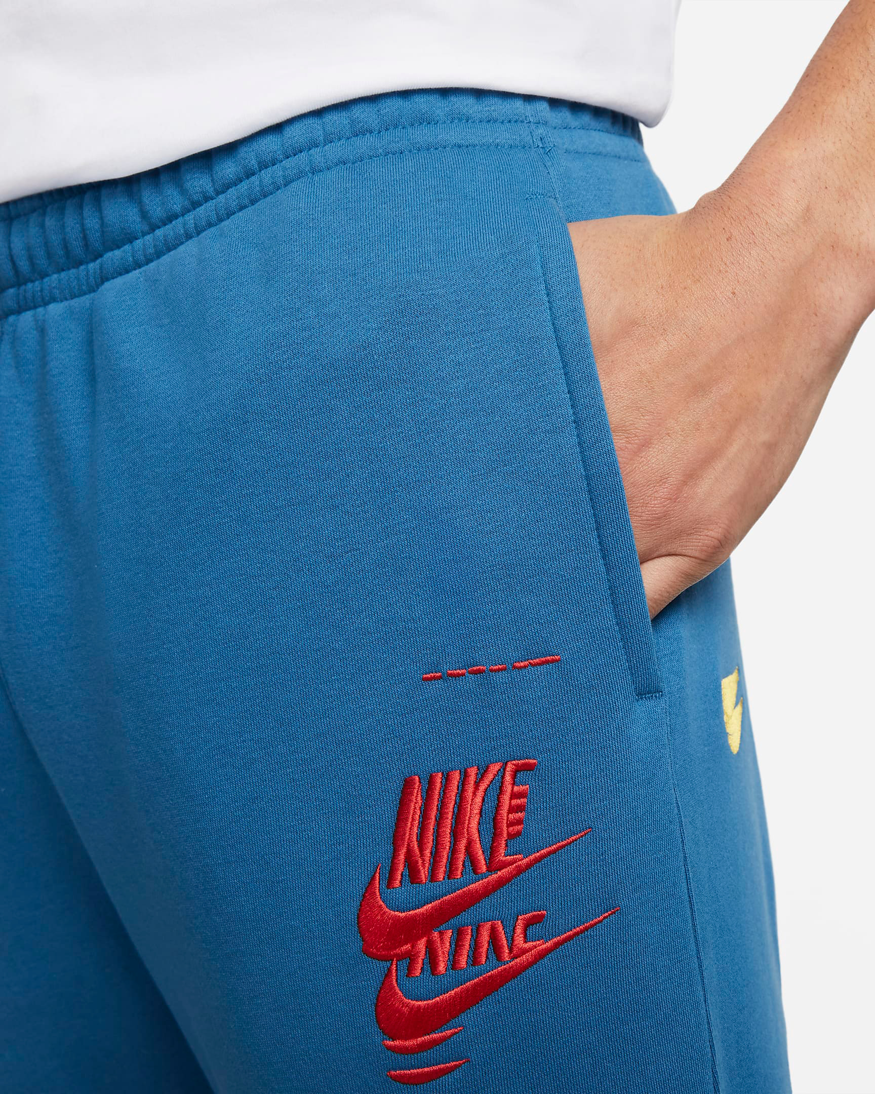 nike-sportswear-sport-essentials-fleece-pants-dark-marina-blue-3